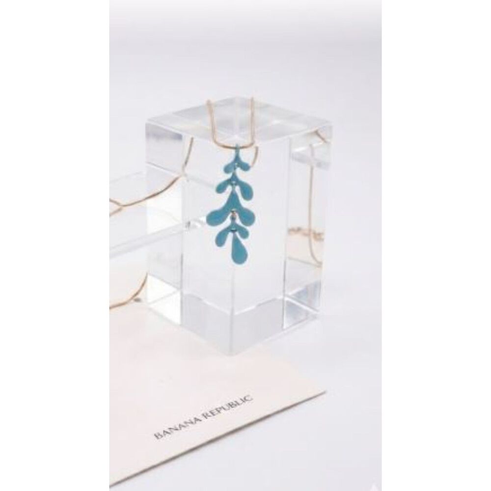 Banana Republic Women's Enamel Blue Leaf Summer Friday Necklace NWT 58